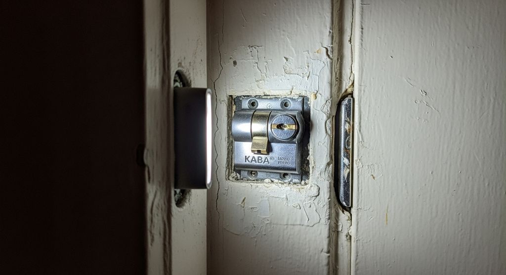 Servicio de Reparación de puertas metálicas en Tielmes